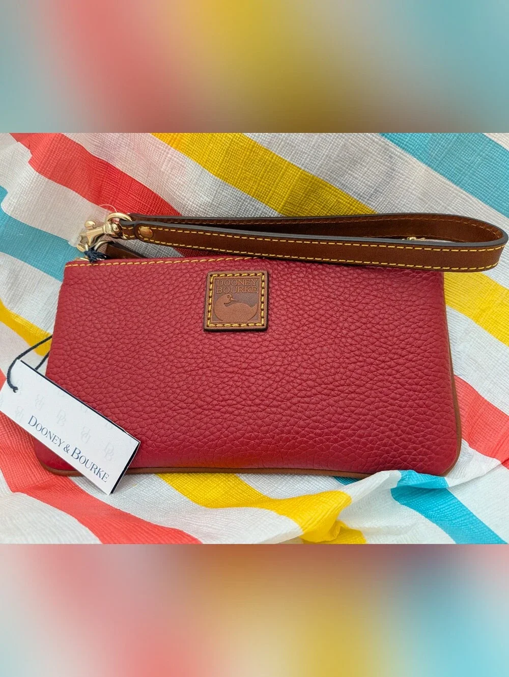 ❤️ Classic Dooney & Bourke Pebble Grain Medium Wristlet. NWT $50